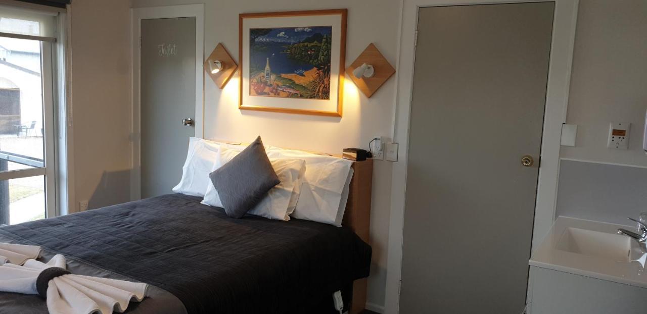 Barrington House Taupo Apartment Bagian luar foto