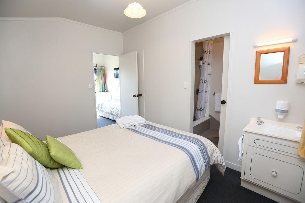 Barrington House Taupo Apartment Bagian luar foto