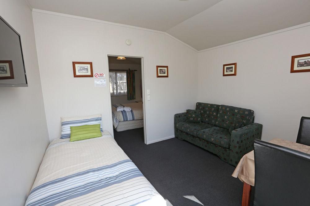 Barrington House Taupo Apartment Bagian luar foto