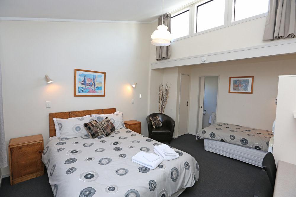 Barrington House Taupo Apartment Bagian luar foto