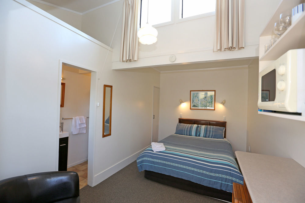 Barrington House Taupo Apartment Bagian luar foto