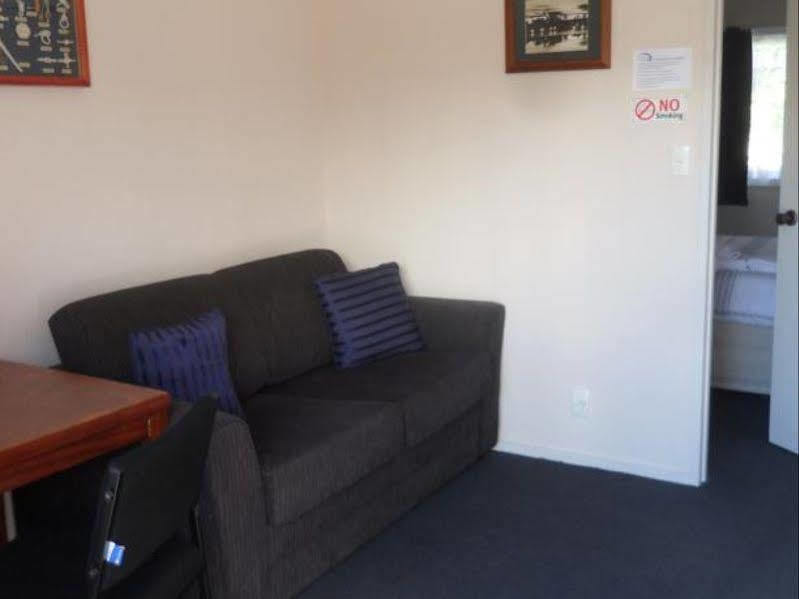 Barrington House Taupo Apartment Bagian luar foto