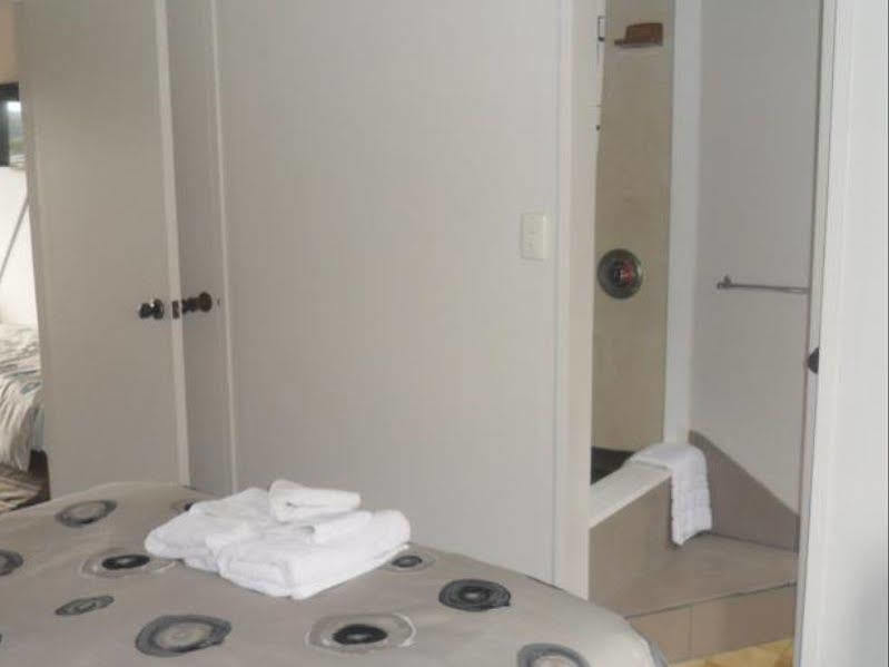 Barrington House Taupo Apartment Bagian luar foto