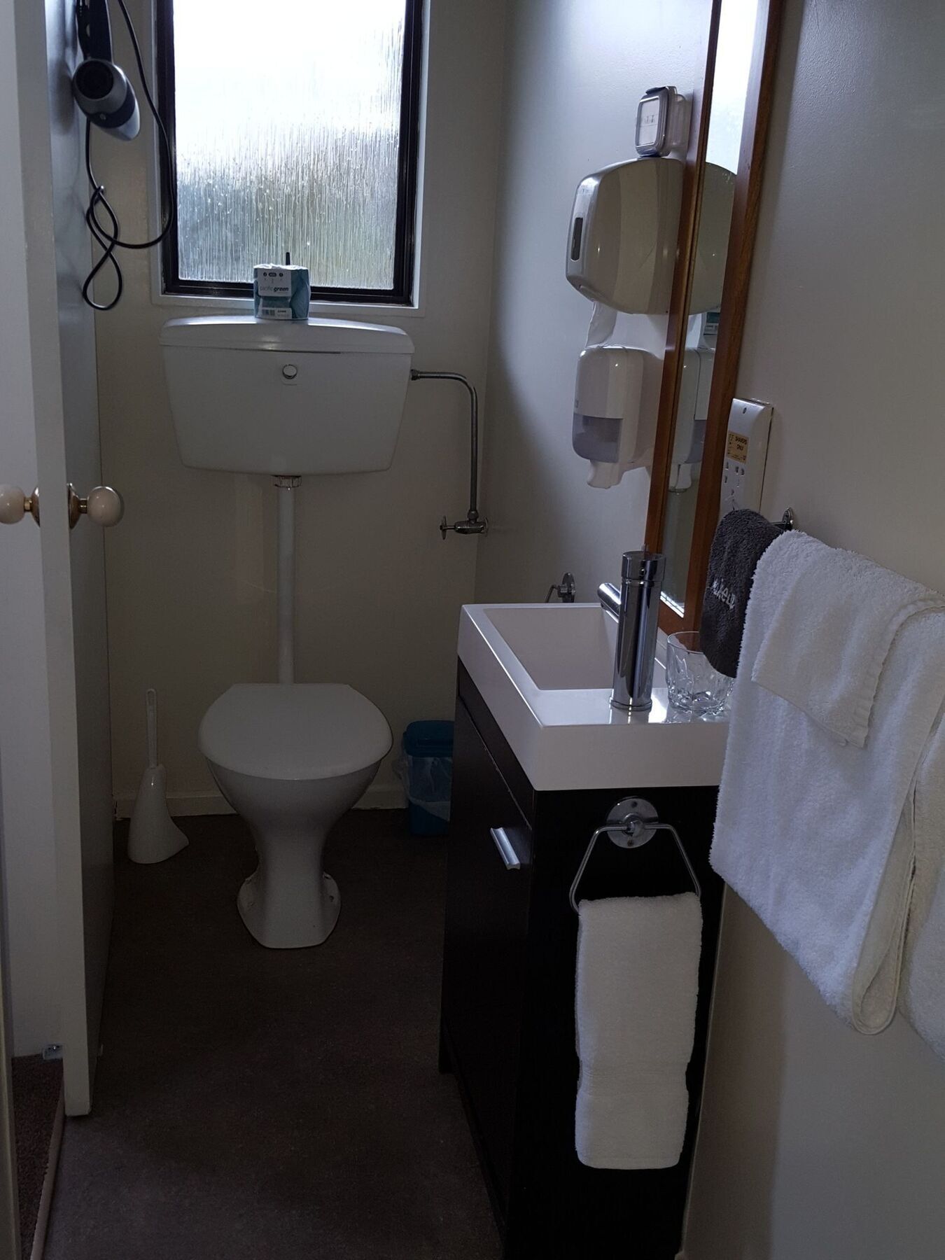 Barrington House Taupo Apartment Bagian luar foto